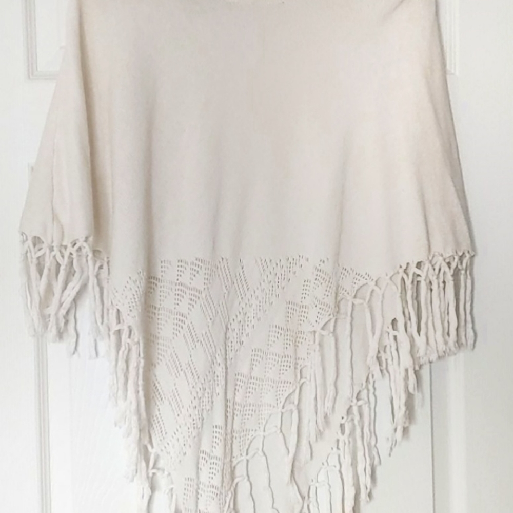😊 2 / $20 Jacqueline de Yong poncho